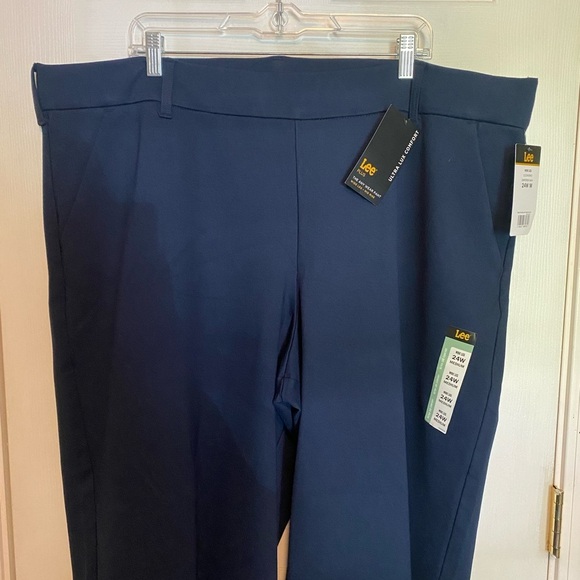 NWT Sz 24W Lee Ultra Lux Comfort Trousers Classic Wide-Leg Med Rise - Picture 2 of 8